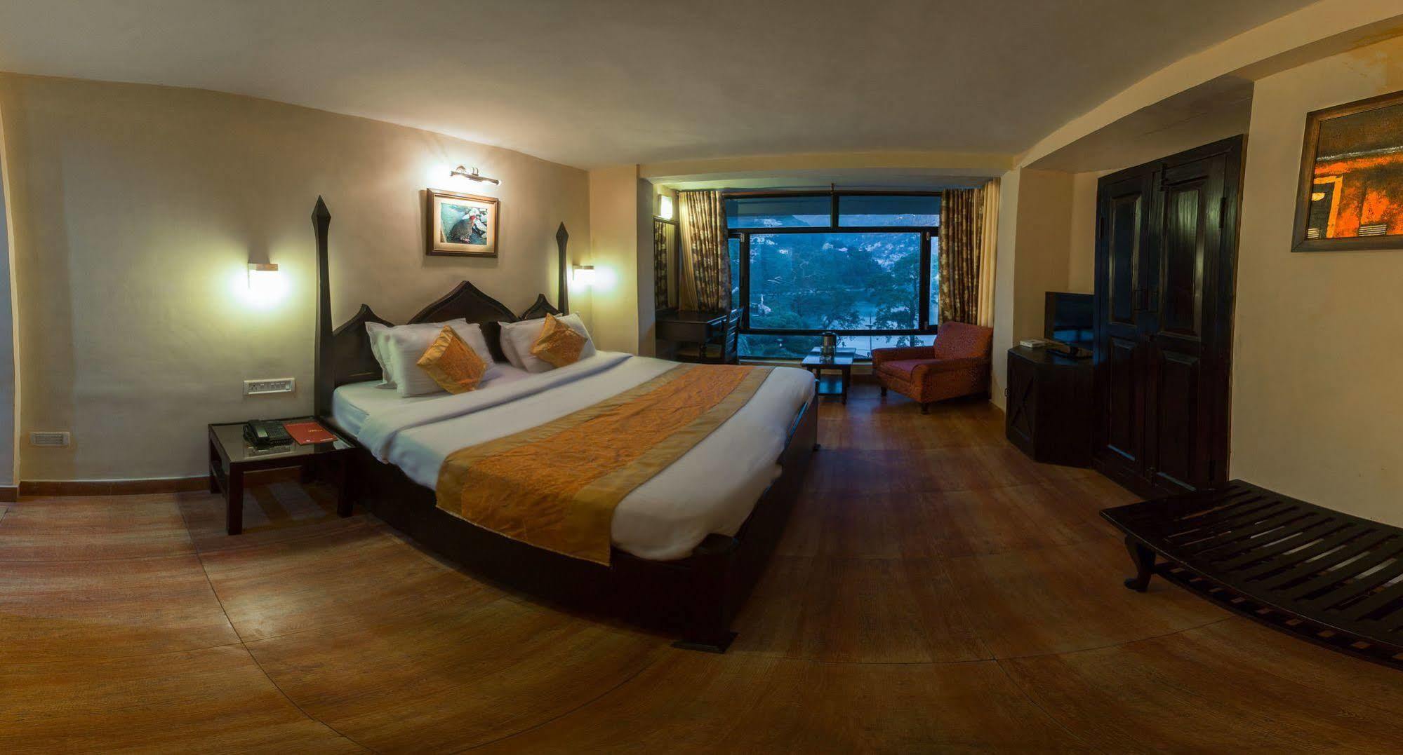 โฮเต็ล ฮิมาลายา Hotel ไนนิตาล ภายนอก รูปภาพ