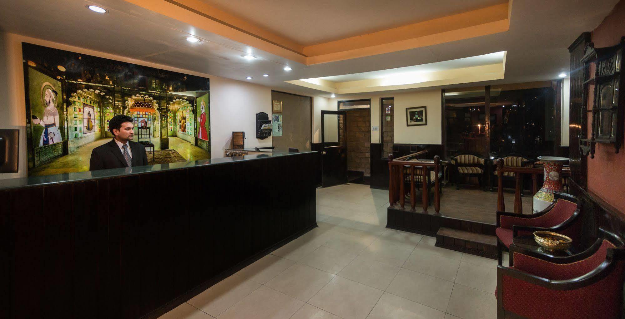 โฮเต็ล ฮิมาลายา Hotel ไนนิตาล ภายนอก รูปภาพ